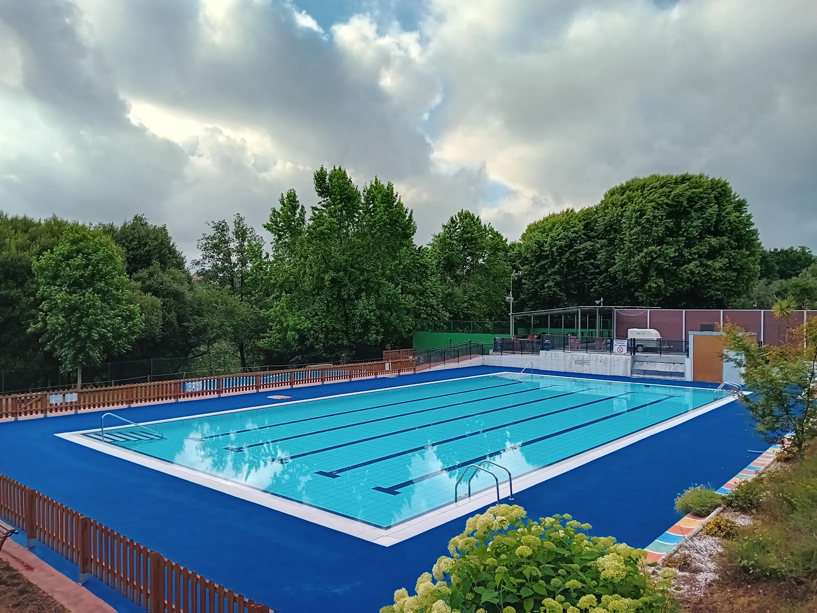 Complexo deportivo - piscina